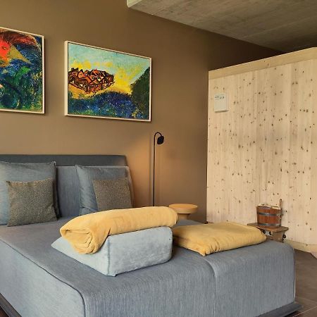 Apartment Das Eckige Cermes Esterno foto
