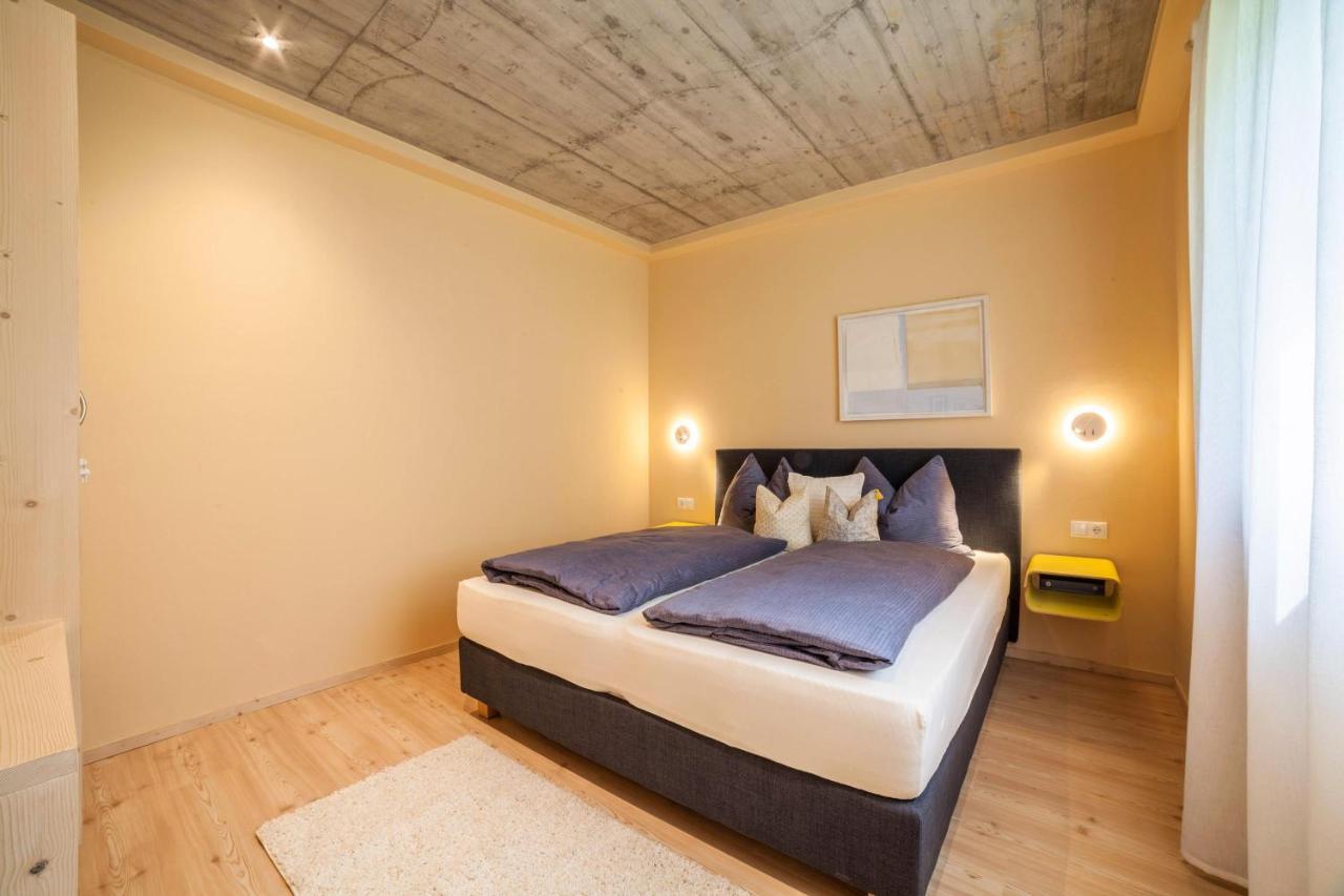 Apartment Das Eckige Cermes Esterno foto